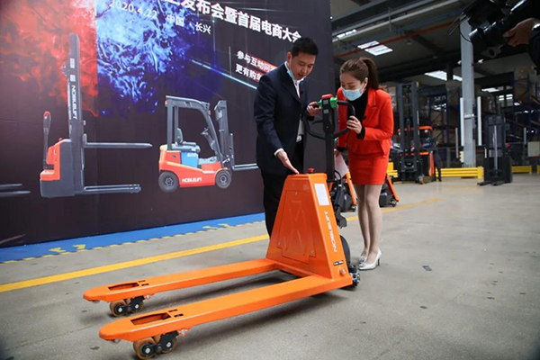 电动平衡重叉车 电动平衡重叉车